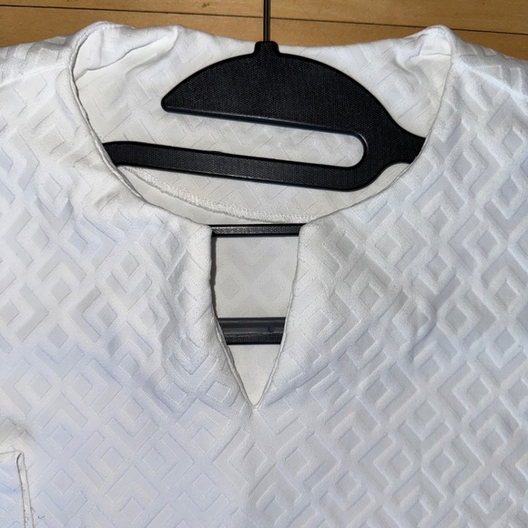 J. McLaughlin white textured link top, S,  L1036 - Picture 2 of 4